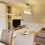 Peedy's Luxurioese 60m² Mit Balkonterrasse شقة شتاده