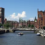 Peedy's Luxurioese 60m² Mit Balkonterrasse * شتاده
