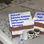 Peedy's Luxurioese 60m² Mit Balkonterrasse شتاده