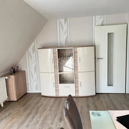Peedy's Luxurioese 60m² Mit Balkonterrasse Апартаменты *