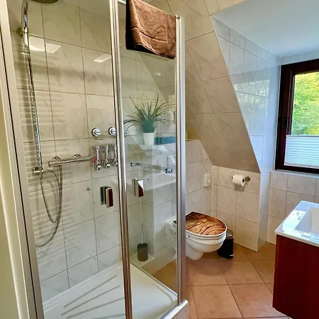 Peedy's Luxurioese 60m² Mit Balkonterrasse Στάντε