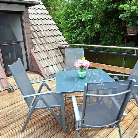 Peedy's Luxurioese 60m² Mit Balkonterrasse 슈타데