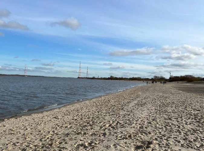 Peedy's Luxurioese 60m² Mit Balkonterrasse Apartman *